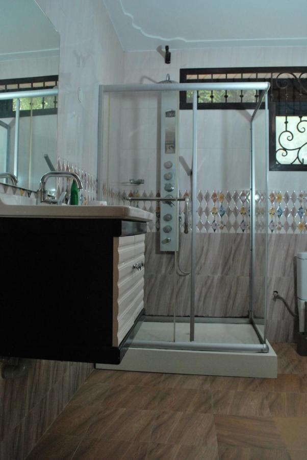 Jacuzzi City Home كامبالا المظهر الخارجي الصورة