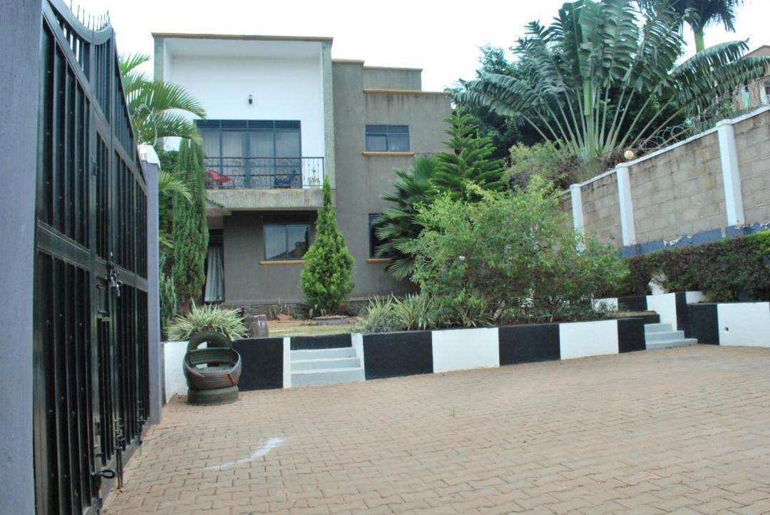 Jacuzzi City Home كامبالا المظهر الخارجي الصورة