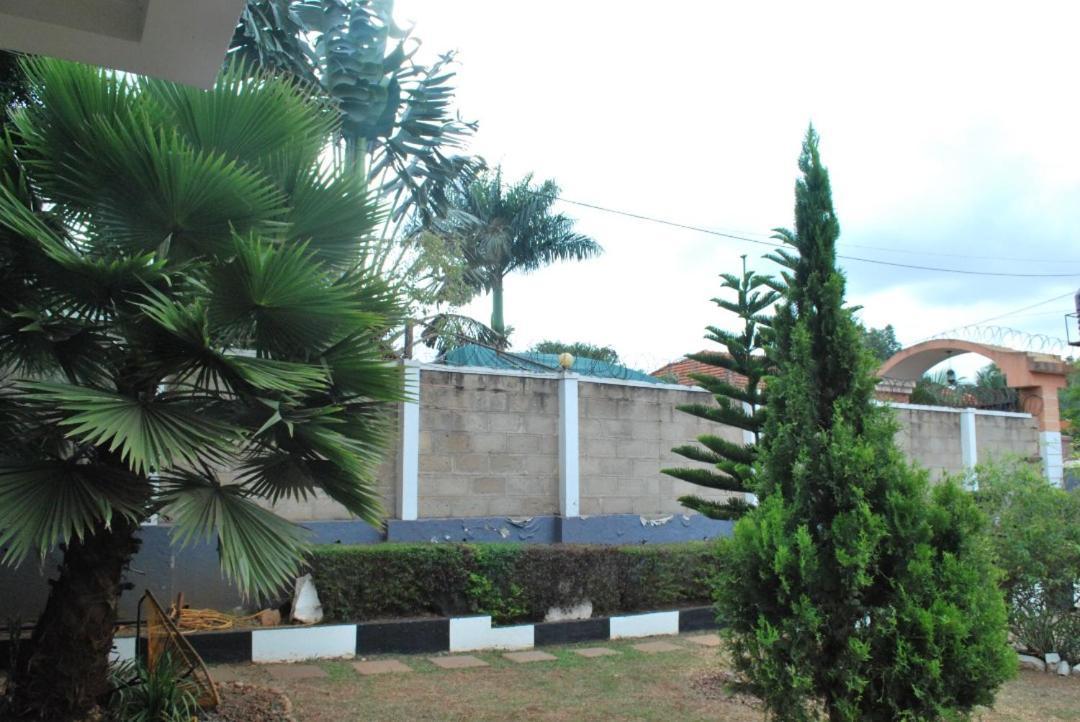Jacuzzi City Home كامبالا المظهر الخارجي الصورة