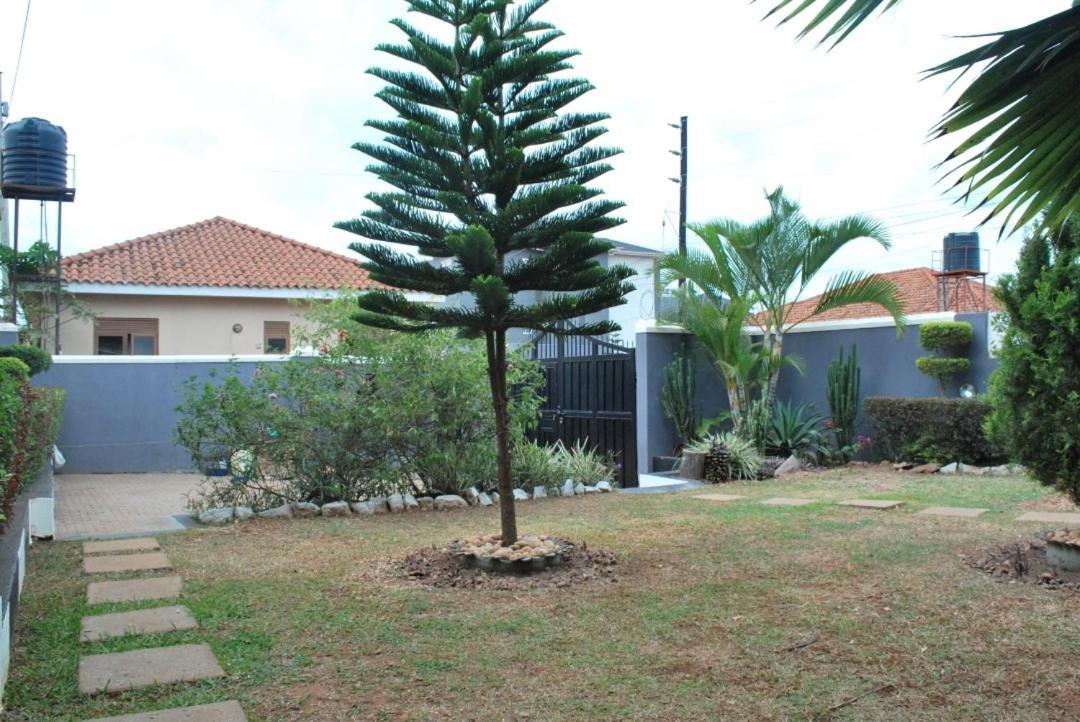 Jacuzzi City Home كامبالا المظهر الخارجي الصورة