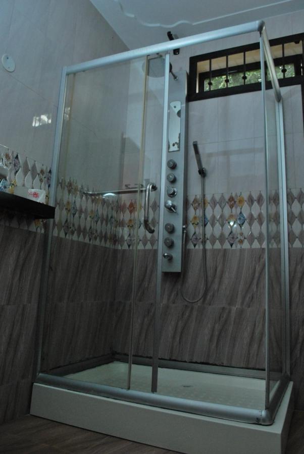 Jacuzzi City Home كامبالا المظهر الخارجي الصورة